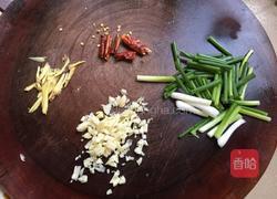 姜葱炒蟹的做法图解3