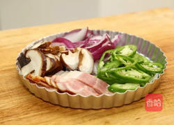 香菇培根披萨的做法图解1