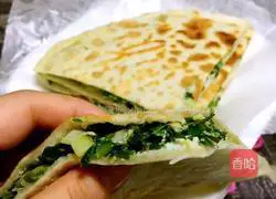 Illustration of how to make egg and green onion pancakes 7