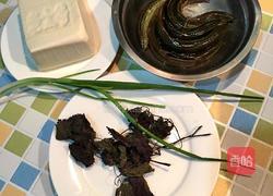 泥鳅炖豆腐的做法图解1