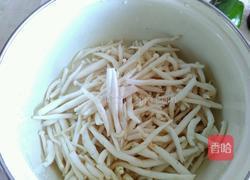 耗油牛肉海鲜菇的做法图解2