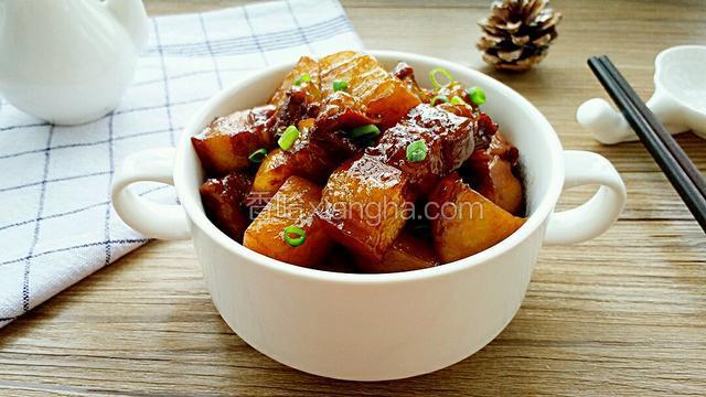 红烧肉炖土豆