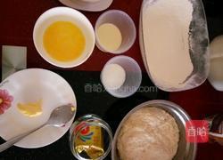 炼奶面包(中种)面包机版的做法图解2