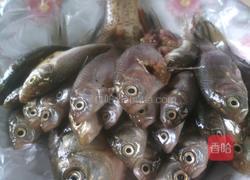 麻辣小鲫鱼的做法图解1