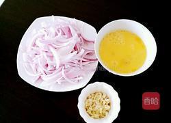 圆葱炒鸡蛋的做法图解1