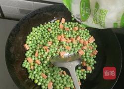 豌豆炒火腿的做法图解6