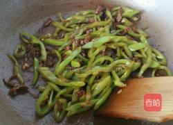青椒炒肉丝的做法图解4