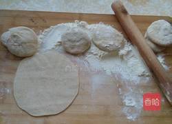 老坛酸菜鸡肉锅贴的做法图解6