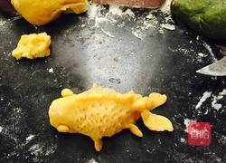 双鱼戏花的做法图解6