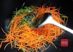 青椒炒胡萝卜丝的做法图解5
