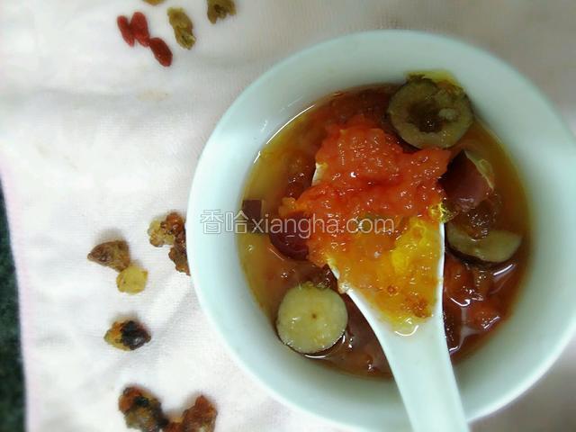 桃胶木瓜红枣羹