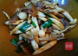 五花肉炒鸡腿菇的做法图解5