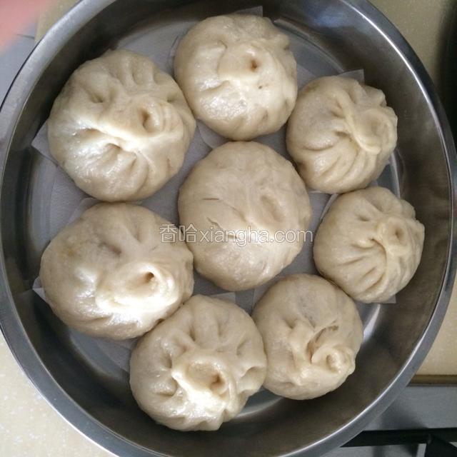 蒸好的包子又白又大，真的不错。