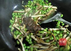 榨菜干子毛豆炒肉丝的做法图解7