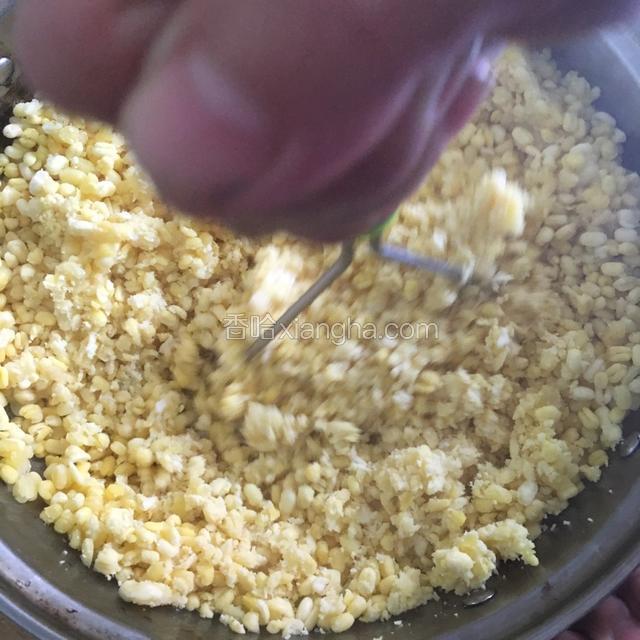 蒸好，干了，捣碎