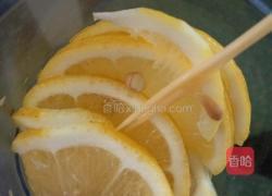 鲜榨柠檬红茶的做法图解3