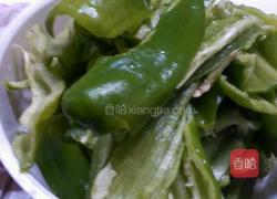豉味青椒的做法图解1