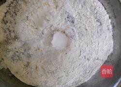 紫米面奶香发糕的做法图解2