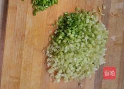 肉末炒香芹的做法图解2