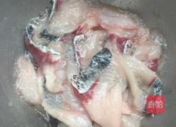 家庭版简易酸菜鱼的做法图解2