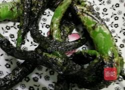 青椒皮蛋的做法图解1