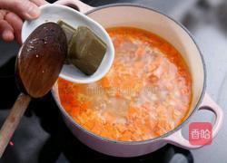 咖喱牛肉汉堡伴卷心菜沙拉的做法图解4