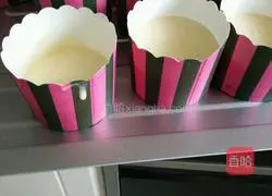 Illustration of how to make soft milk cupcakes 9