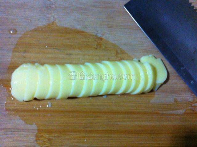樱玉豆腐切半厘米厚