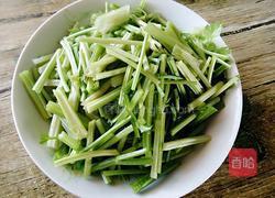 火腿炒芹菜的做法图解3