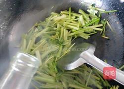 火腿炒芹菜的做法图解7