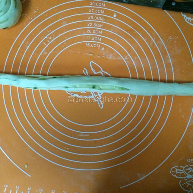 从一头卷，要卷紧哟。