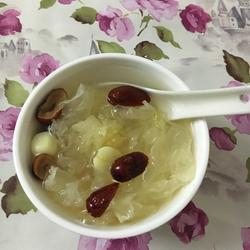 红枣银耳莲子汤的做法[图]