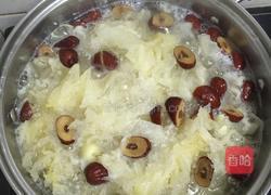 红枣银耳莲子汤的做法图解4