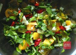 凉拌皮蛋的做法图解3