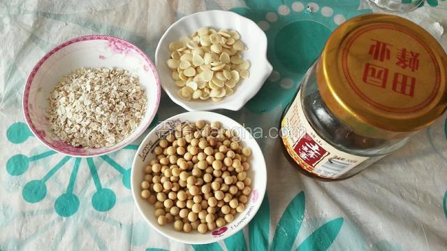 准备食材称重备用