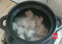 冬瓜薏仁骨头汤的做法图解4