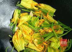 炒南瓜花的做法图解7