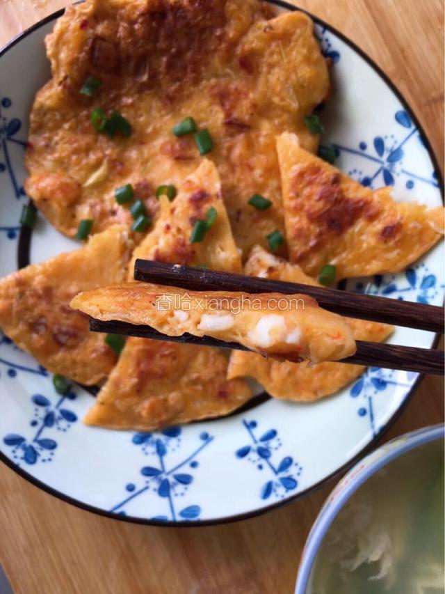 烙出来后 可以切成小块 吃着方便