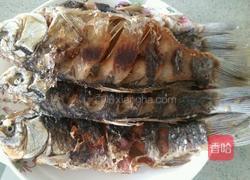香酥鲫鱼的做法图解3
