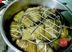 瑤柱咸蛋咸肉粽的做法图解14
