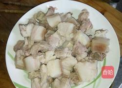 香菇炖肉的做法图解1