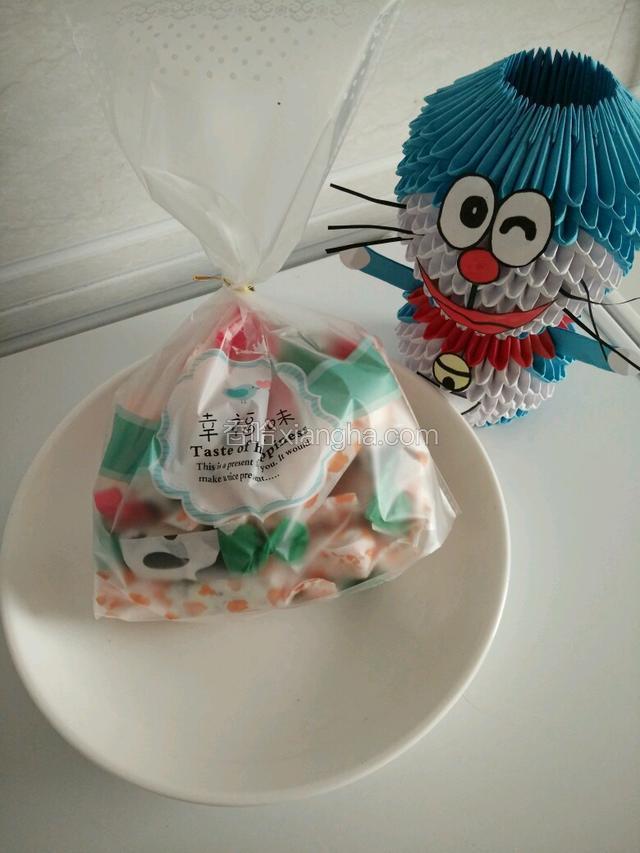 再拿个包装袋全部装起来，送人罗
