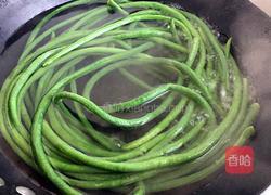 豇豆酿虾肉的做法图解3