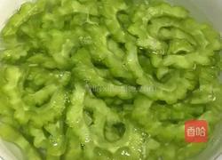 苦瓜炒肉的做法图解2