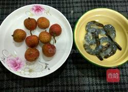 荔枝虾球的做法图解2