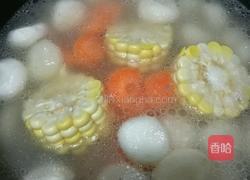 红萝卜玉米马蹄排骨汤的做法图解4