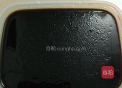 龟苓膏芒果椰汁西米露的做法图解2