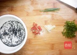 酸辣荞麦面的做法图解1