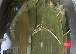 五香绿豆瘦肉粽的做法图解1