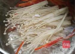 金针菇翡翠卷的做法图解7